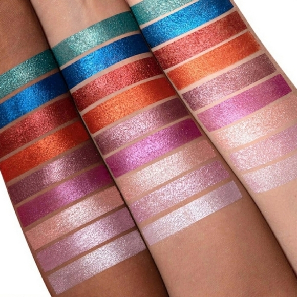 Dulce Amor Eyeshadow Palette - Picture 4 of 5